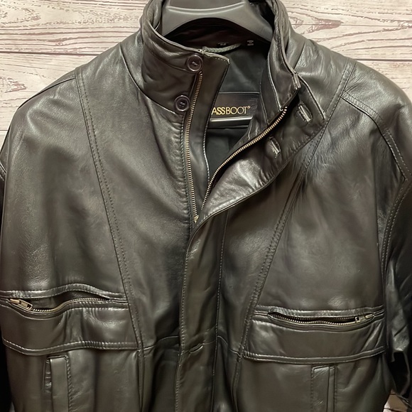 ⭐️HP⭐️Leather Jacket 52 - Picture 2 of 12